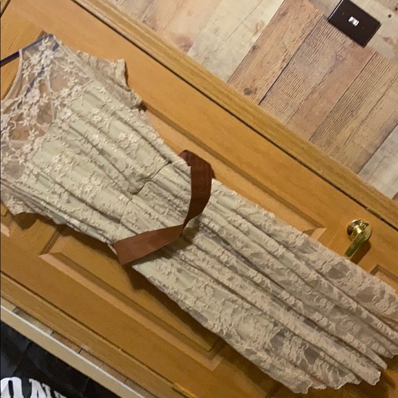 Brand new high to low lace dress - Picture 4 of 4